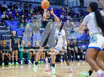 Thumbnail 3 in Bradwell Institute vs. Langston Hughes (GHSA 5A Semifinal) photogallery.