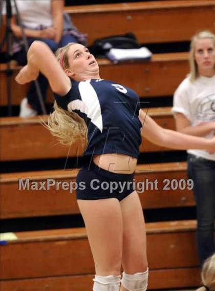 Thumbnail 1 in Redlands East Valley vs. Corona del Mar (CIF SS D2AA Final) photogallery.