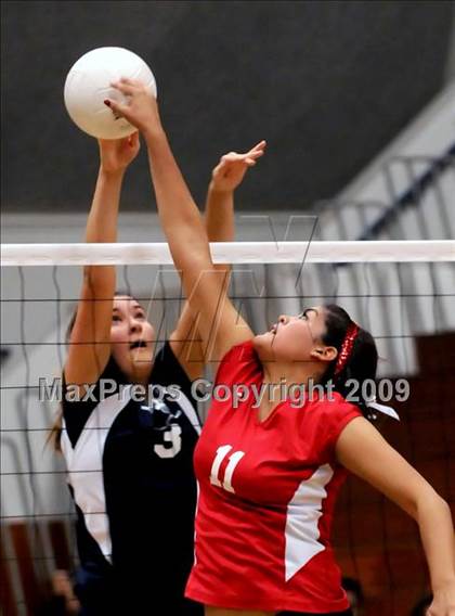Thumbnail 1 in Redlands East Valley vs. Corona del Mar (CIF SS D2AA Final) photogallery.