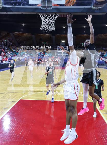Thumbnail 2 in ThunderRidge vs. Eaglecrest (CHSAA 6A Great 8) photogallery.