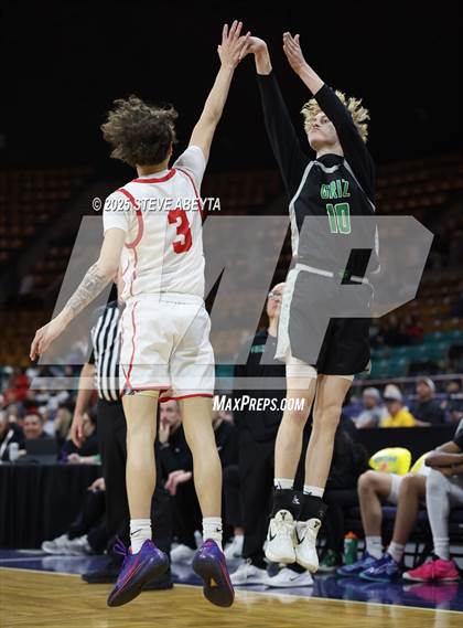 Thumbnail 2 in ThunderRidge vs. Eaglecrest (CHSAA 6A Great 8) photogallery.