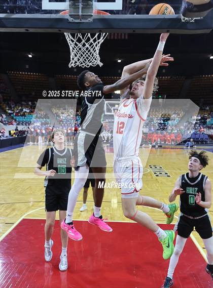 Thumbnail 2 in ThunderRidge vs. Eaglecrest (CHSAA 6A Great 8) photogallery.