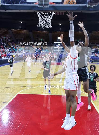 Thumbnail 1 in ThunderRidge vs. Eaglecrest (CHSAA 6A Great 8) photogallery.