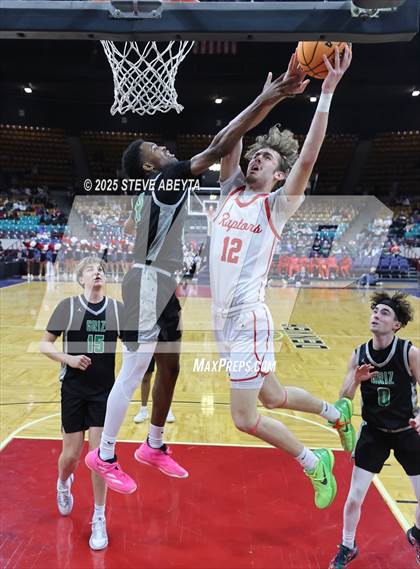 Thumbnail 1 in ThunderRidge vs. Eaglecrest (CHSAA 6A Great 8) photogallery.