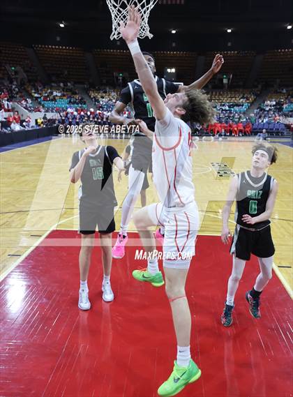 Thumbnail 2 in ThunderRidge vs. Eaglecrest (CHSAA 6A Great 8) photogallery.
