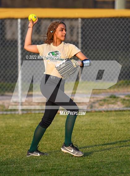 Thumbnail 3 in Notre Dame @ Hixson (Scrimmage) photogallery.