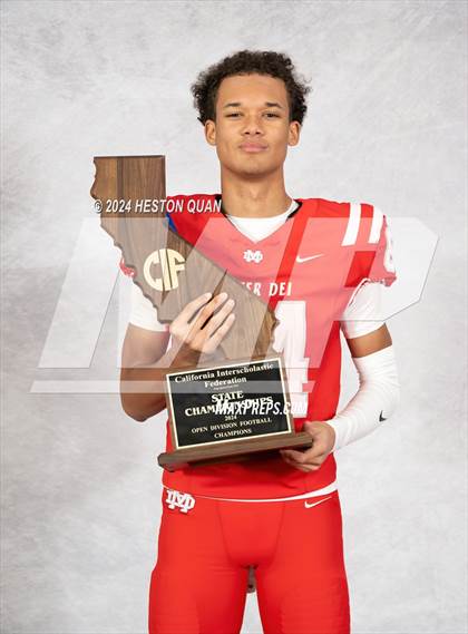 Thumbnail 2 in Mater Dei (CIF State Open Champions) photogallery.
