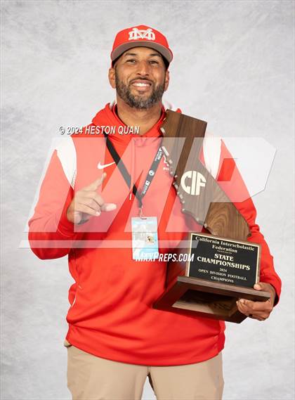 Thumbnail 3 in Mater Dei (CIF State Open Champions) photogallery.