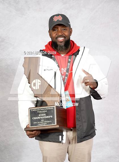 Thumbnail 2 in Mater Dei (CIF State Open Champions) photogallery.