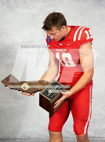 Thumbnail 1 in Mater Dei (CIF State Open Champions) photogallery.