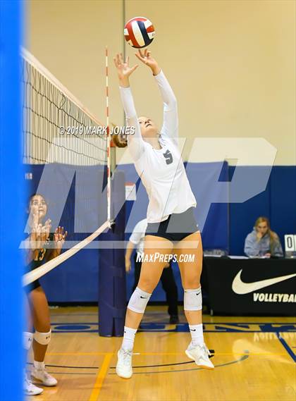Thumbnail 3 in Vista Murrieta vs. Trinity Catholic (Nike Tournament of Champions) photogallery.