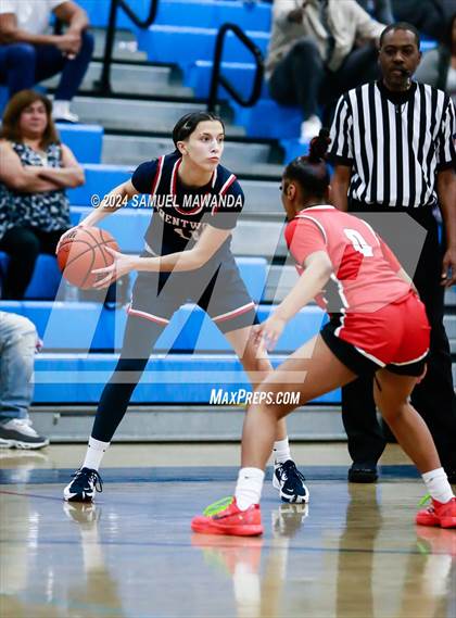 Thumbnail 2 in Brentwood School vs Westchester (Riptide GBB Showcase) photogallery.