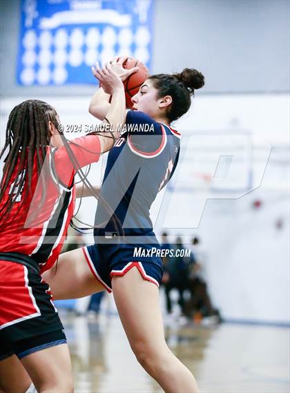 Thumbnail 3 in Brentwood School vs Westchester (Riptide GBB Showcase) photogallery.
