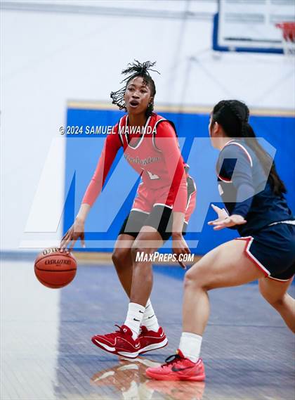 Thumbnail 2 in Brentwood School vs Westchester (Riptide GBB Showcase) photogallery.
