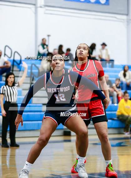 Thumbnail 3 in Brentwood School vs Westchester (Riptide GBB Showcase) photogallery.