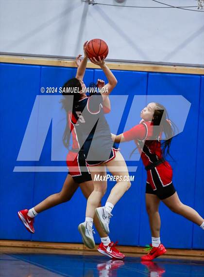 Thumbnail 3 in Brentwood School vs Westchester (Riptide GBB Showcase) photogallery.