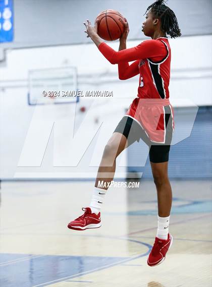 Thumbnail 1 in Brentwood School vs Westchester (Riptide GBB Showcase) photogallery.