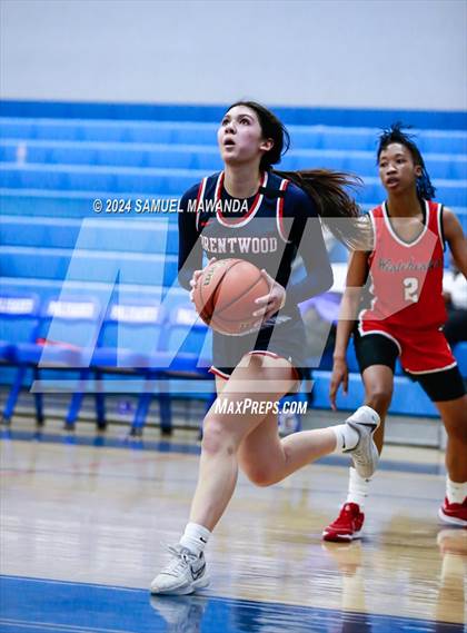 Thumbnail 2 in Brentwood School vs Westchester (Riptide GBB Showcase) photogallery.