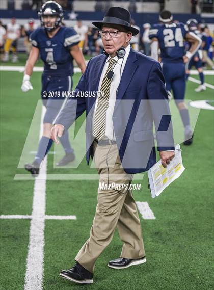Thumbnail 2 in Highland Park vs. Lone Star (UIL 5A DI Reg Semi Playoff) photogallery.