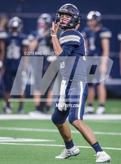 Thumbnail 1 in Highland Park vs. Lone Star (UIL 5A DI Reg Semi Playoff) photogallery.