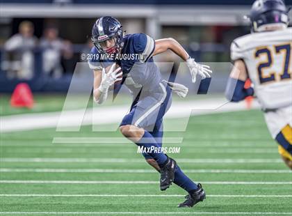 Thumbnail 1 in Highland Park vs. Lone Star (UIL 5A DI Reg Semi Playoff) photogallery.