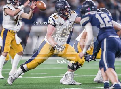 Thumbnail 2 in Highland Park vs. Lone Star (UIL 5A DI Reg Semi Playoff) photogallery.