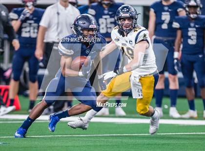 Thumbnail 2 in Highland Park vs. Lone Star (UIL 5A DI Reg Semi Playoff) photogallery.