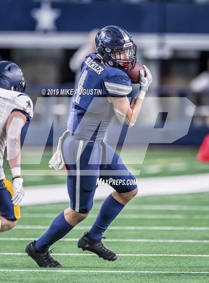 Thumbnail 1 in Highland Park vs. Lone Star (UIL 5A DI Reg Semi Playoff) photogallery.