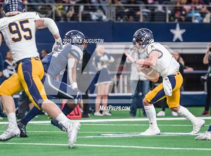 Thumbnail 3 in Highland Park vs. Lone Star (UIL 5A DI Reg Semi Playoff) photogallery.