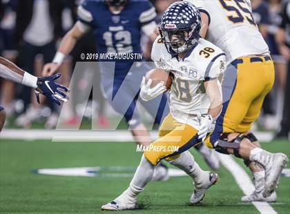 Thumbnail 2 in Highland Park vs. Lone Star (UIL 5A DI Reg Semi Playoff) photogallery.