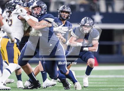 Thumbnail 2 in Highland Park vs. Lone Star (UIL 5A DI Reg Semi Playoff) photogallery.