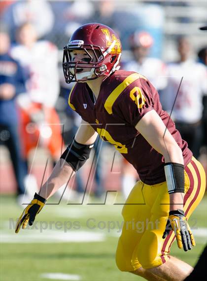 Thumbnail 1 in Evanston v Loyola Academy (IHSA Class 8A Playoffs) photogallery.