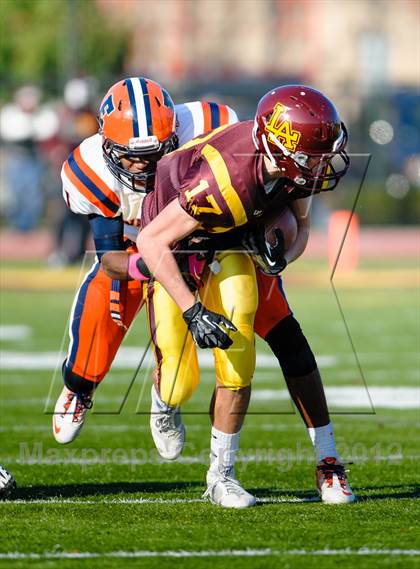 Thumbnail 1 in Evanston v Loyola Academy (IHSA Class 8A Playoffs) photogallery.