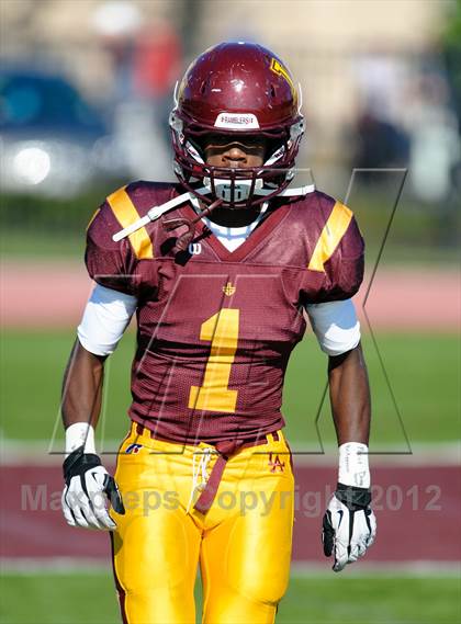 Thumbnail 1 in Evanston v Loyola Academy (IHSA Class 8A Playoffs) photogallery.