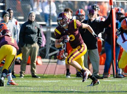 Thumbnail 1 in Evanston v Loyola Academy (IHSA Class 8A Playoffs) photogallery.