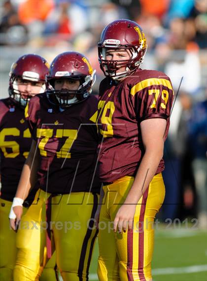 Thumbnail 1 in Evanston v Loyola Academy (IHSA Class 8A Playoffs) photogallery.
