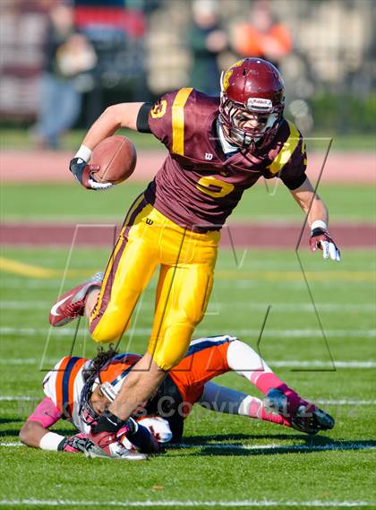 Thumbnail 1 in Evanston v Loyola Academy (IHSA Class 8A Playoffs) photogallery.