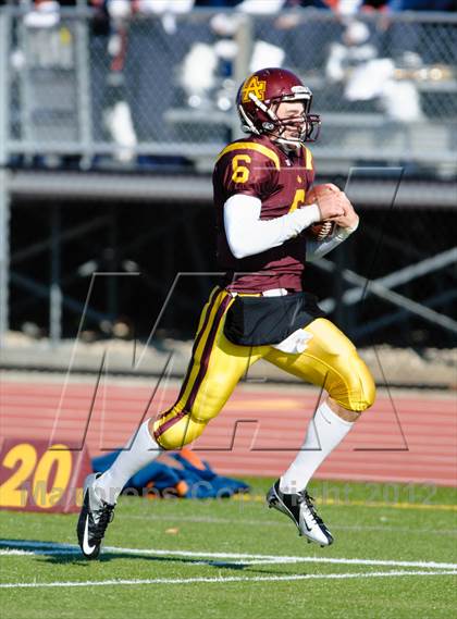 Thumbnail 1 in Evanston v Loyola Academy (IHSA Class 8A Playoffs) photogallery.