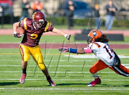 Thumbnail 1 in Evanston v Loyola Academy (IHSA Class 8A Playoffs) photogallery.