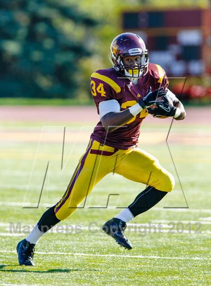 Thumbnail 2 in Evanston v Loyola Academy (IHSA Class 8A Playoffs) photogallery.