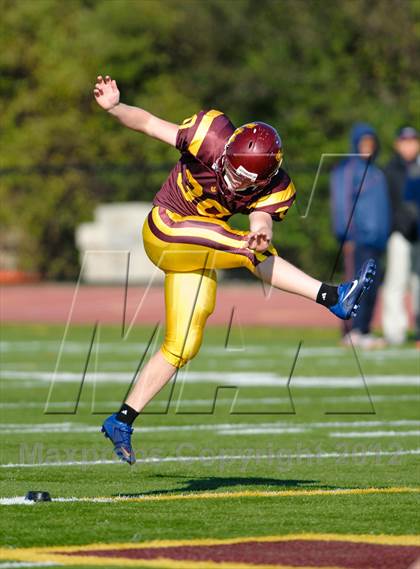 Thumbnail 2 in Evanston v Loyola Academy (IHSA Class 8A Playoffs) photogallery.