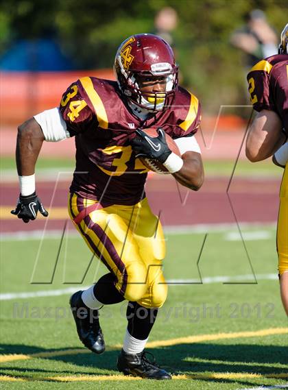 Thumbnail 2 in Evanston v Loyola Academy (IHSA Class 8A Playoffs) photogallery.