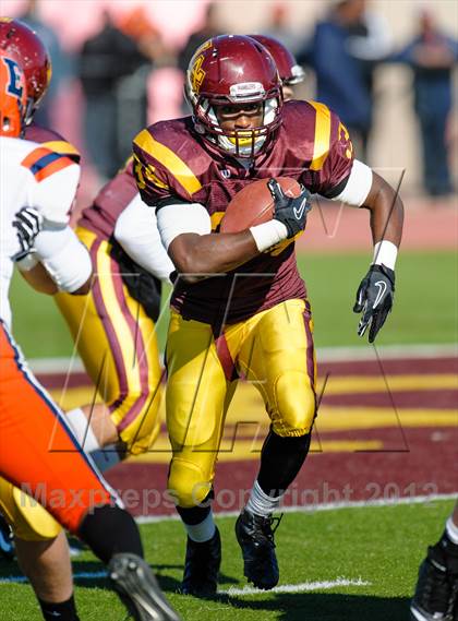Thumbnail 2 in Evanston v Loyola Academy (IHSA Class 8A Playoffs) photogallery.