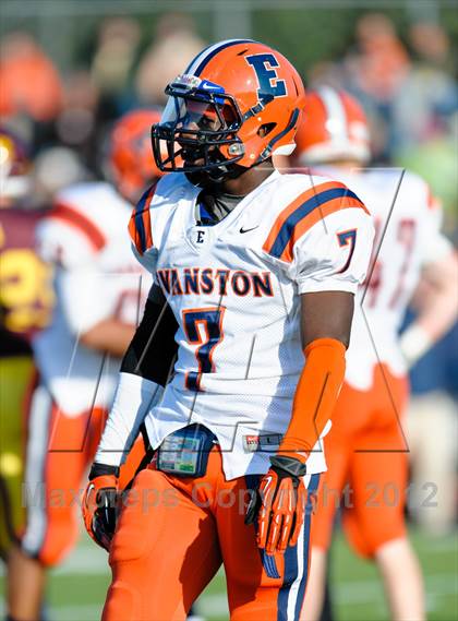Thumbnail 1 in Evanston v Loyola Academy (IHSA Class 8A Playoffs) photogallery.