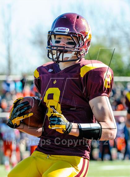 Thumbnail 1 in Evanston v Loyola Academy (IHSA Class 8A Playoffs) photogallery.