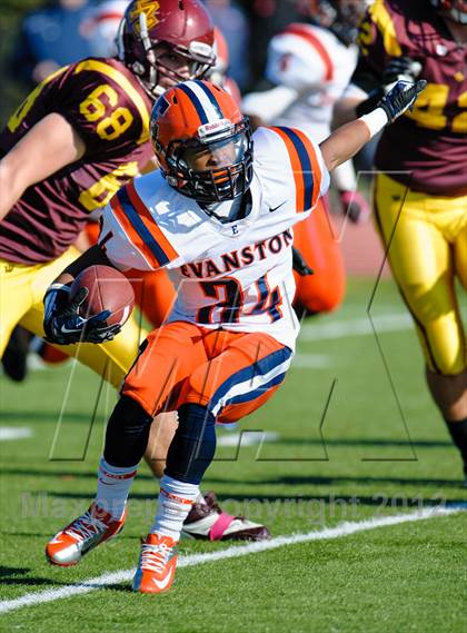 Thumbnail 3 in Evanston v Loyola Academy (IHSA Class 8A Playoffs) photogallery.