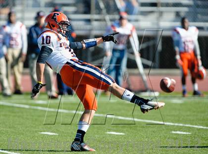 Thumbnail 1 in Evanston v Loyola Academy (IHSA Class 8A Playoffs) photogallery.