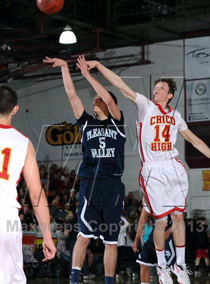 Thumbnail 2 in Pleasant Valley vs. Chico (CIF NS D2 Final) photogallery.
