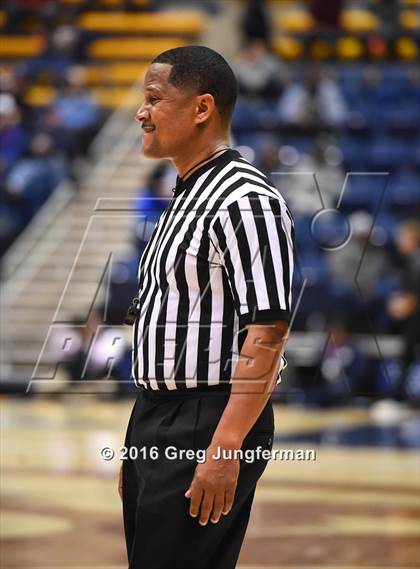 Thumbnail 1 in El Cerrito vs. Albany Academy for Boys (MaxPreps MLK Classic) photogallery.