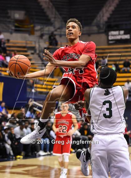 Thumbnail 3 in El Cerrito vs. Albany Academy for Boys (MaxPreps MLK Classic) photogallery.